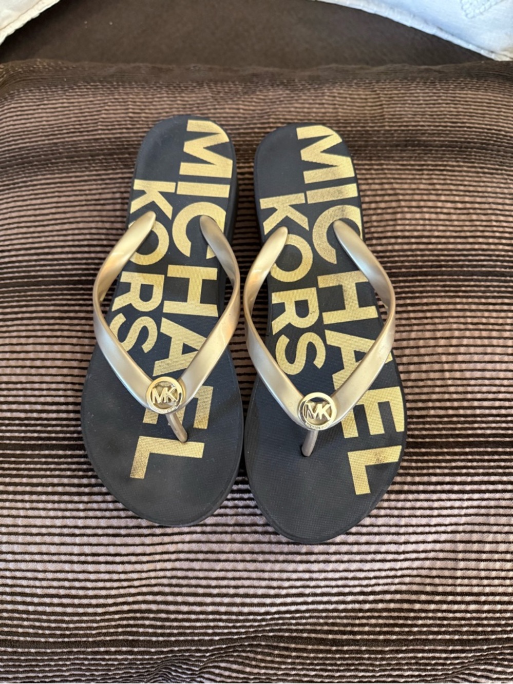 Michael Kors flip-flop sandals women’s s 9